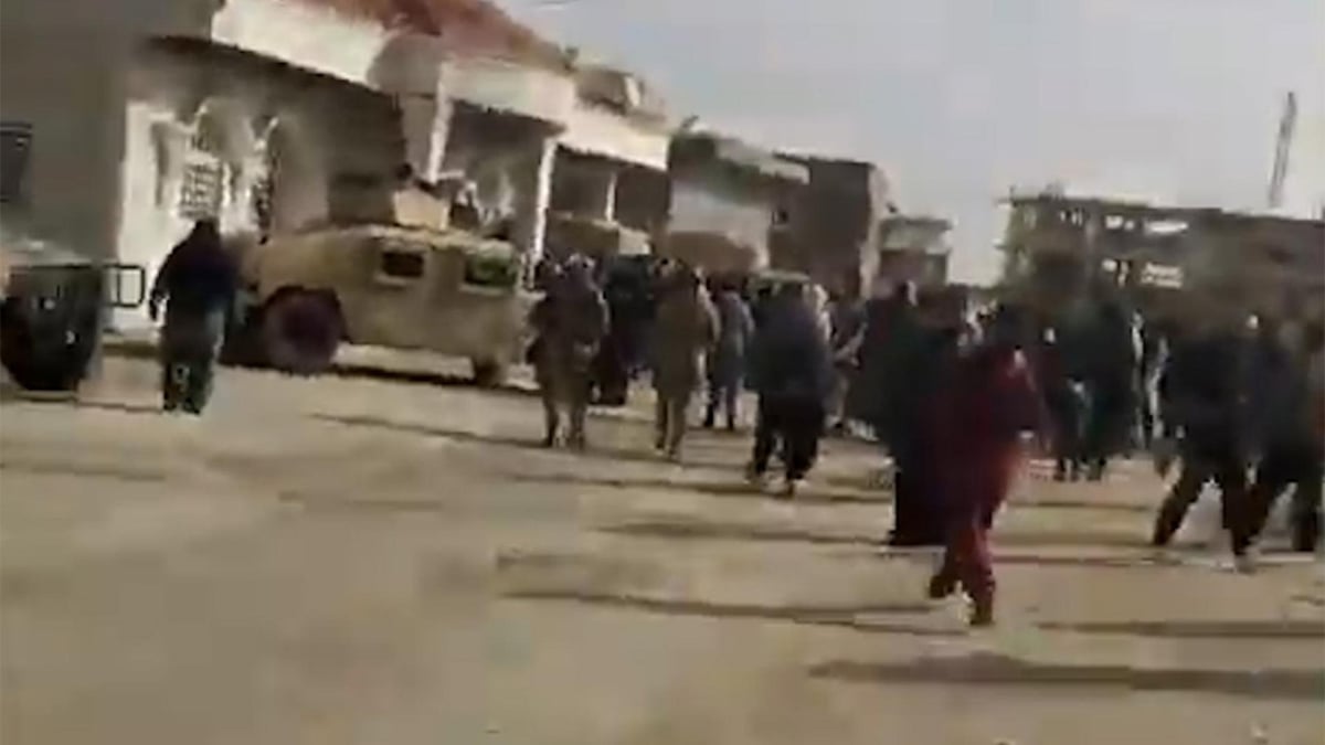 بالفيديو: الجيش يُصادر آليات لـ"الحزب"… والأهالي يعترضونه