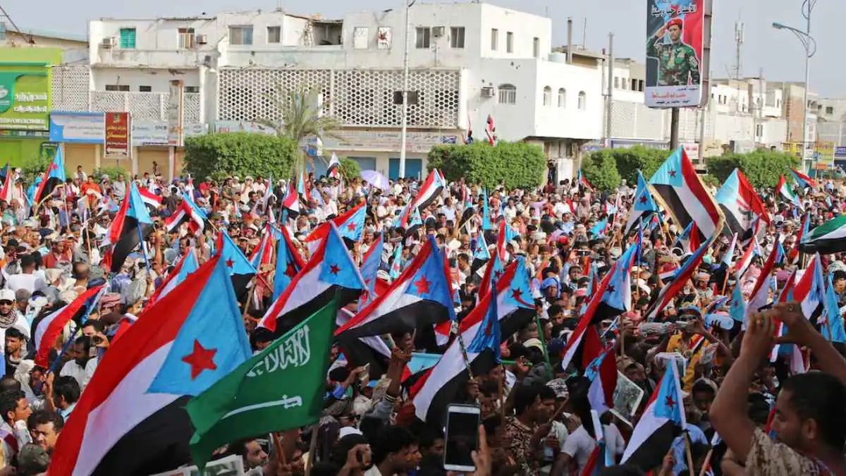 الجنوب يرفع سقف المواجهة.. "المجلس الانتقالي" يرفض عودة وزراء إلى عدن