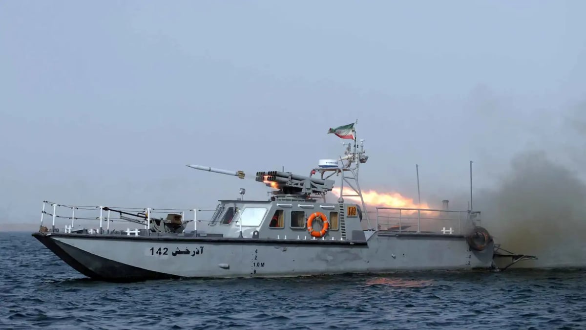 تقرير: إيران تجهز "الحوت" لإغراق حاملات الطائرات الأميركية