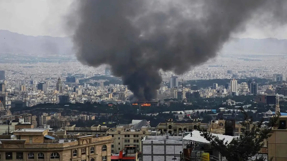 الجيش الإسرائيلي: سنلاحق أي خليفة لخامنئي ومن يسعون لتعيينه