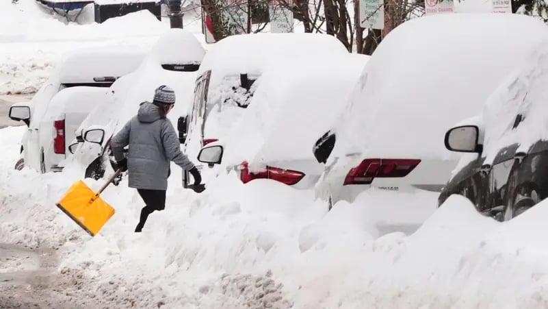 عاصفة ثلجية تشل شمال شرق الولايات المتحدة