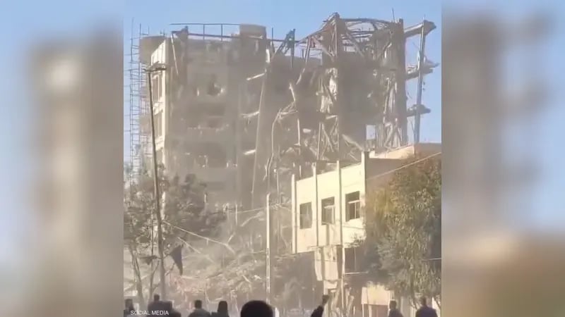 هل كان جميع أعضاء مجلس الخبراء الإيراني موجودين وقت القصف؟
