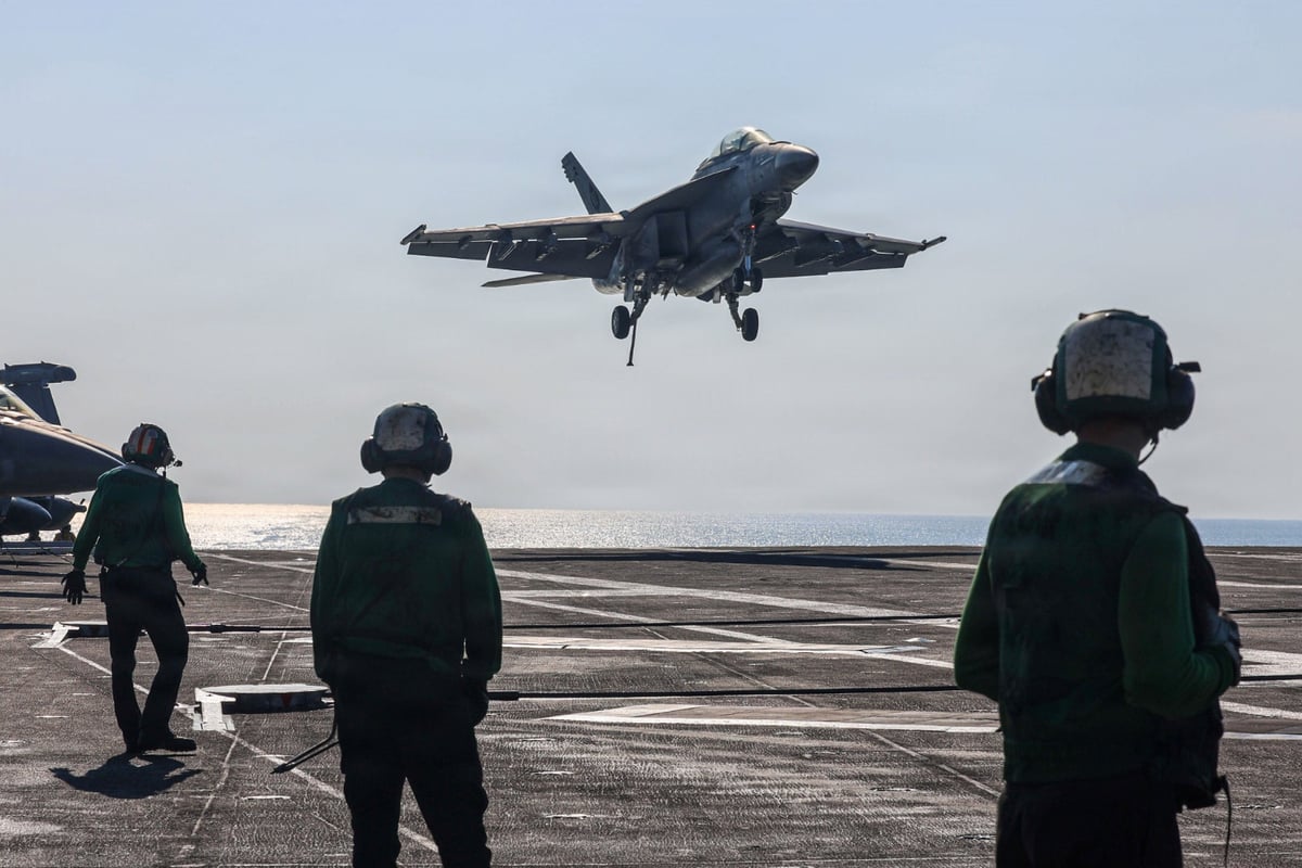 US Prepares Possible Strikes on Iran Amid Ongoing Diplomacy