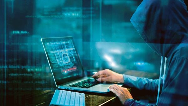 طفل ينقذ والديه من "اعتقال رقمي" مرعب دام 10 ساعات