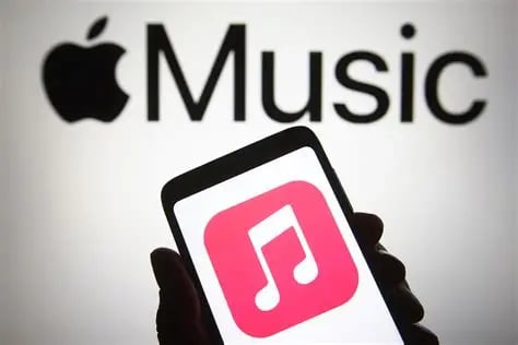 تحديثات تصميمية جديدة في صفحات الفنانين والألبومات بتطبيق Apple Music في iOS 27