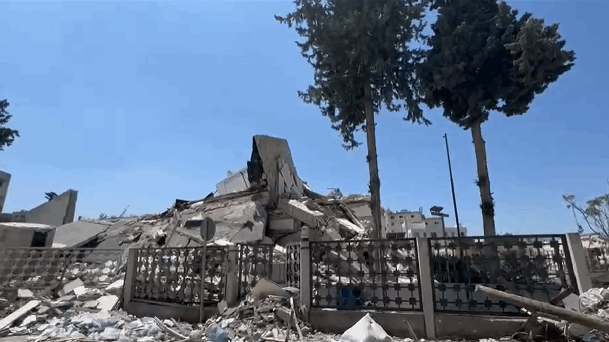 شاهد الدمار الذي حل بمبنى مصرف لبنان في النبطية