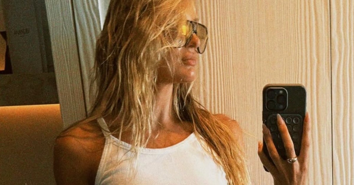Кэндис Свейнпол в топе и мини-юбке привлекла внимание в Instagram