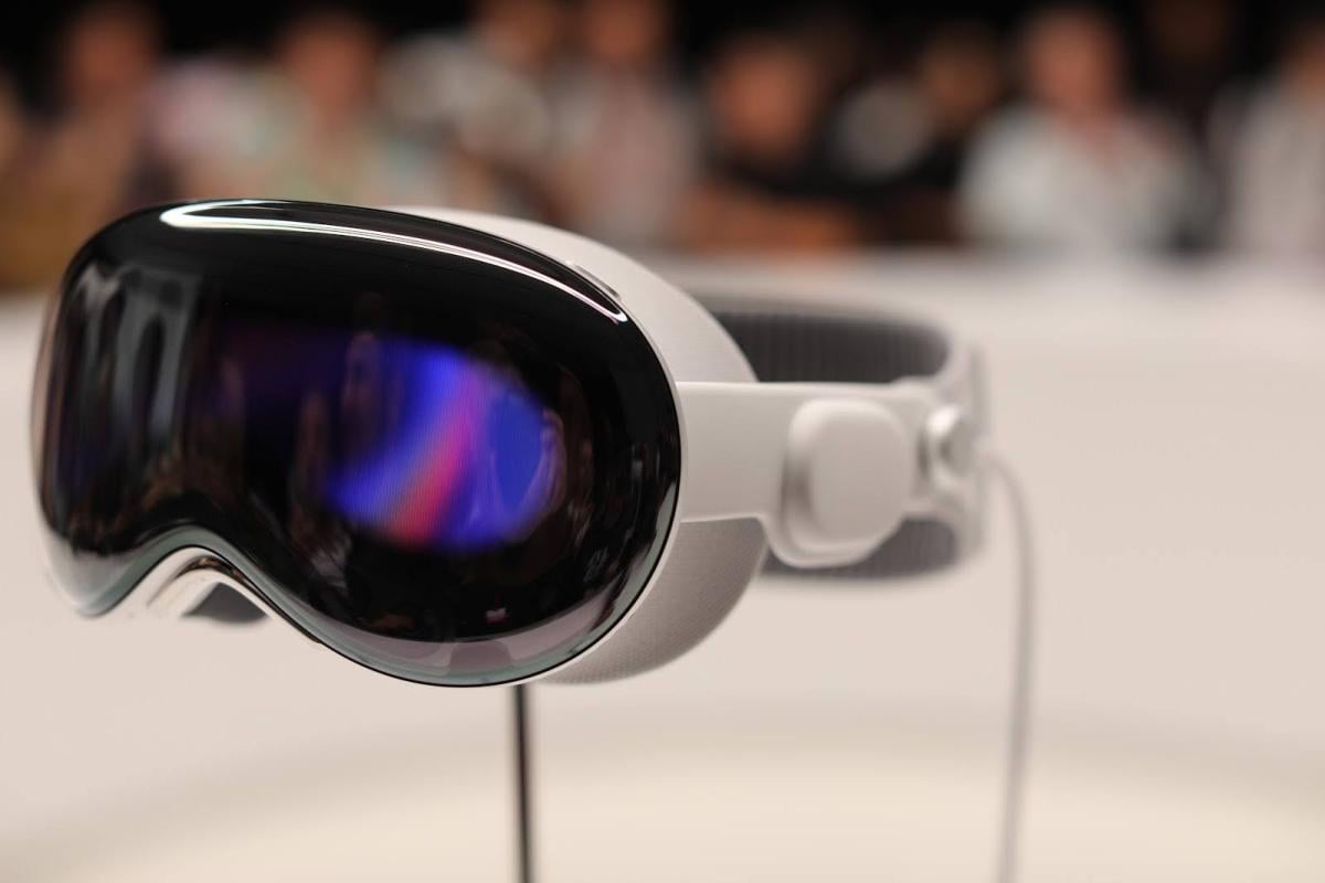 Apple Vision Pro Leader to Join OpenAI Hardware Team