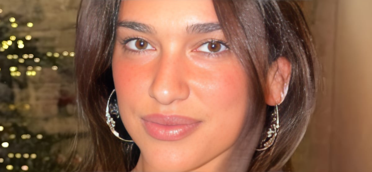 Dua Lipa se ducha en bikini durante su luna de miel en Italia