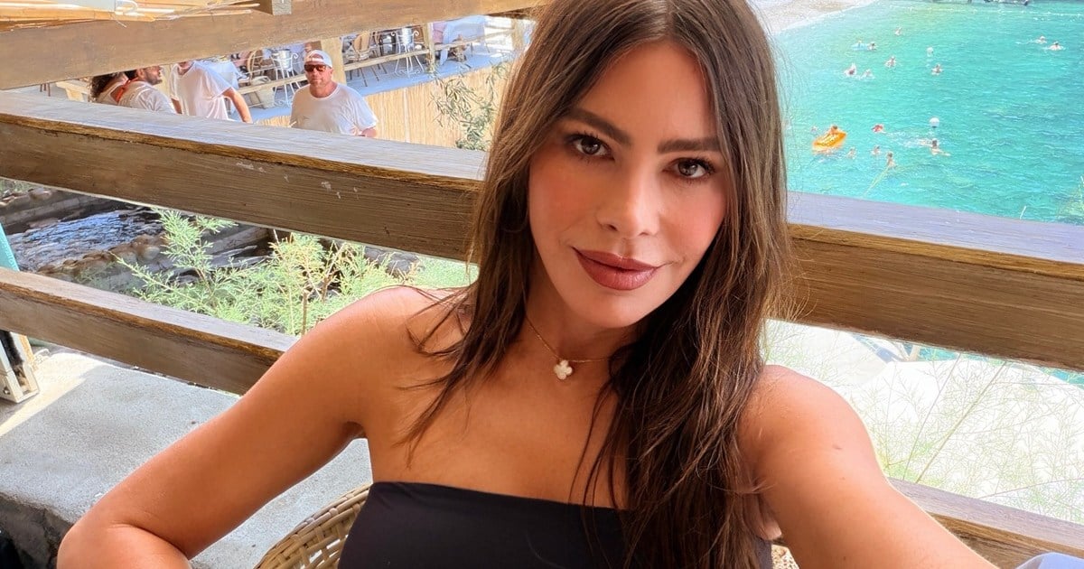 Sofia Vergara Reveals Thong While Wearing Strapless Navy Top