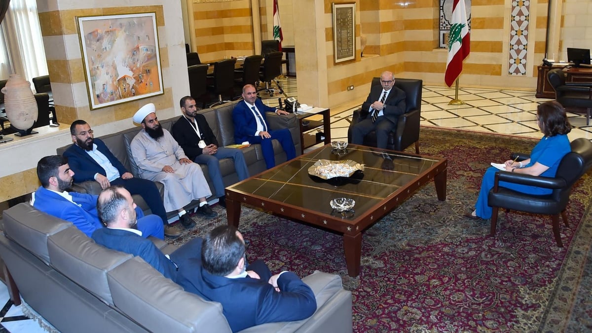 سلام يبحث ملف العفو العام مع وفد محامين وأهالي موقوفي أحداث عبرا