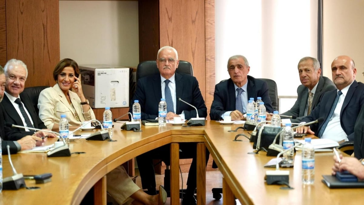La ministre de l'Environnement et le gouverneur de Beyrouth discutent avec la commission parlementaire de la crise des déchets