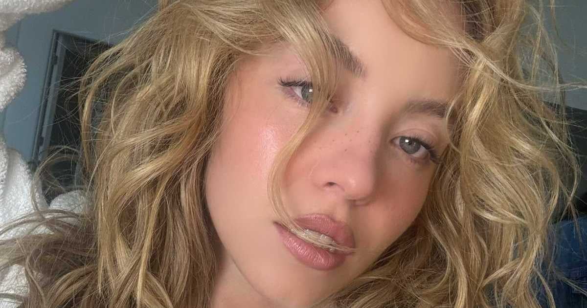 Sydney Sweeney met en avant son décolleté plongeant dans un bikini audacieux