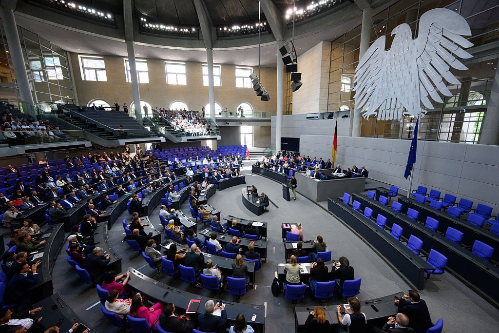 German Parliament Approves Health Sector Austerity Package Amid Opposition