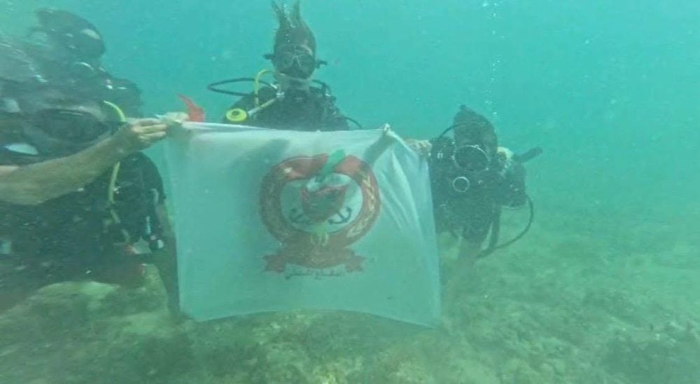 Civil Defense Joins Sea Floor Cleanup Campaign in Tyre