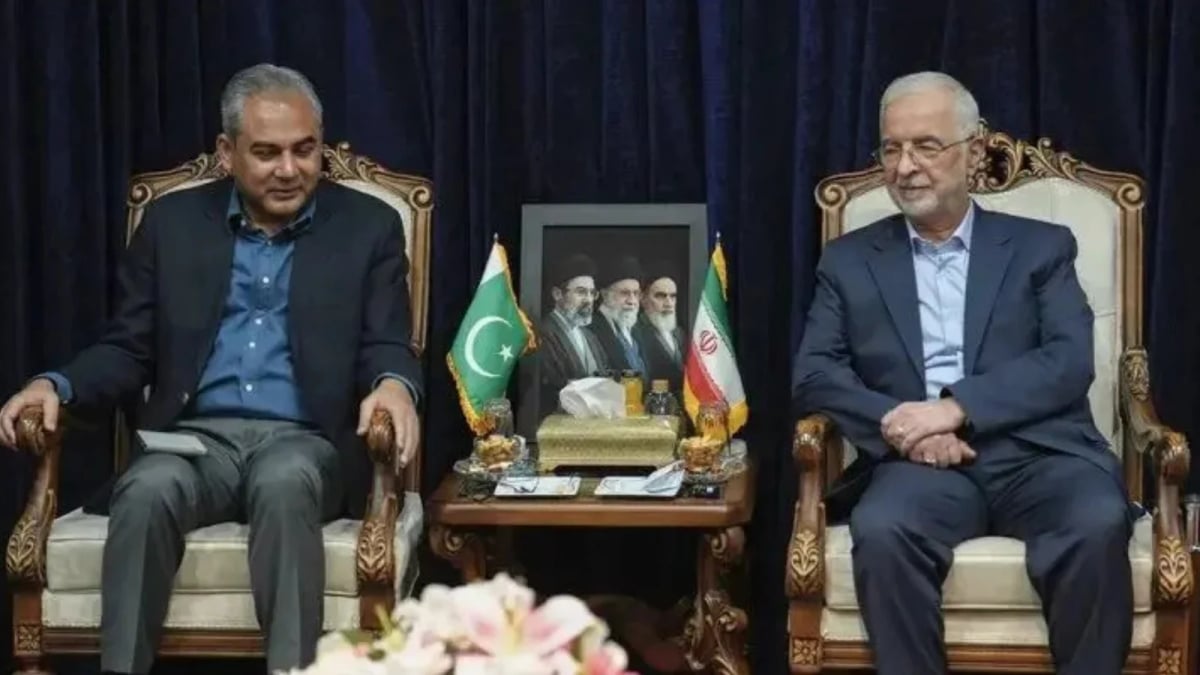 Iranian Interior Minister Arrives in Pakistan for Bilateral Talks