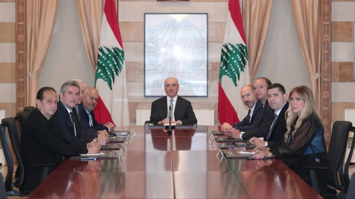 الحجار عرض مع المحافظين للأوضاع العامة في المحافظات