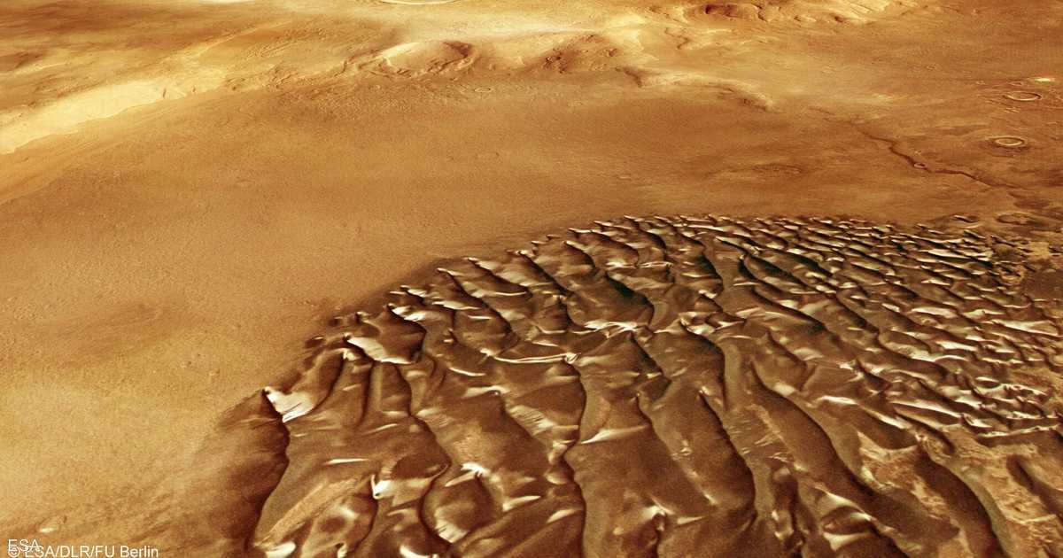 صور عالية الدقة تكشف أمواج رملية معدنية على سطح المريخ