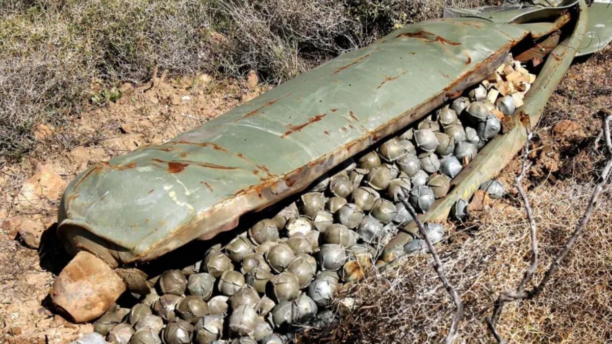 Dos heridos por explosión de bomba cluster