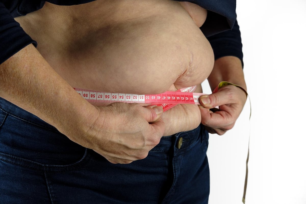 Surcharge abdominale et carence en vitamine D multiplient par plus de deux le risque de décès après 50 ans