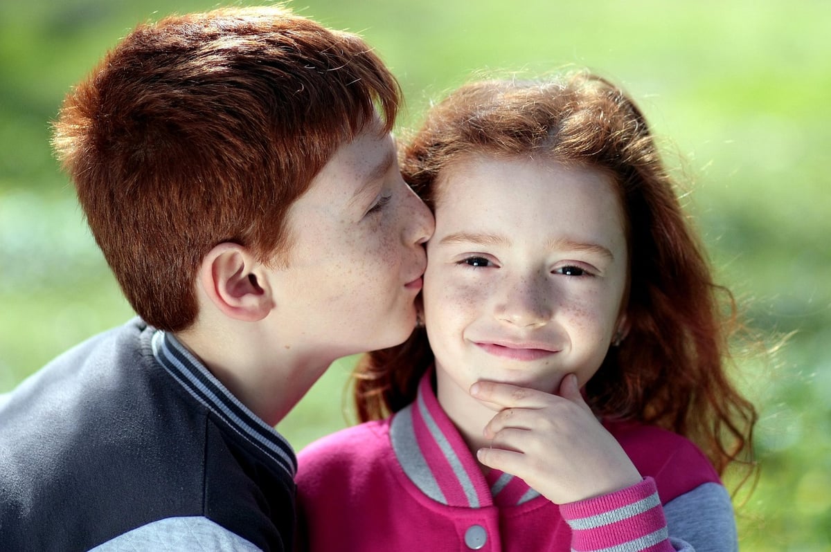 Why do two siblings in the same family react so differently to sound?