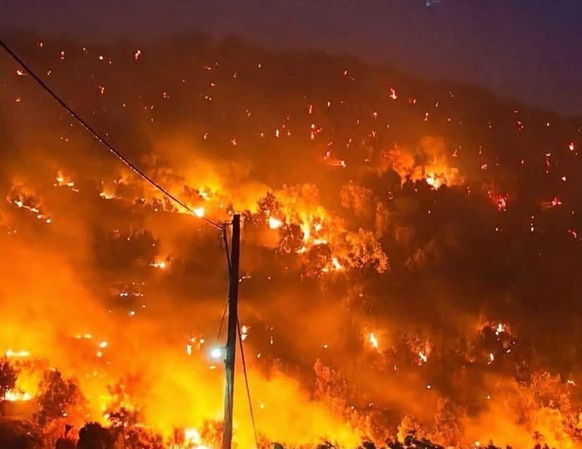 Firefighters Contain 27% of Nevada Wildfire, 32 Homes Destroyed