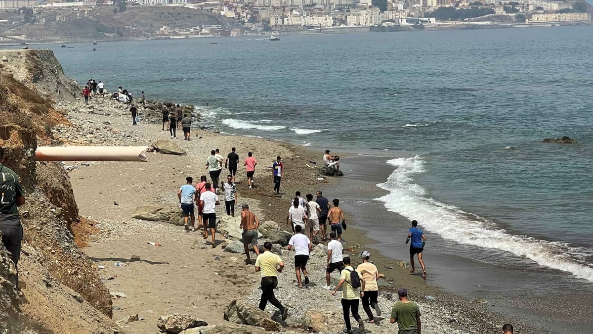 "لم تكن عفوية".. وزارة الداخلية المغربية تُفصّل أسباب أحداث سبتة