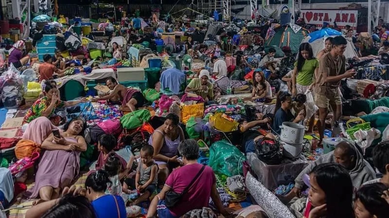 Plus d’un million de personnes évacuées en Chine face à l’ouragan Dolphin