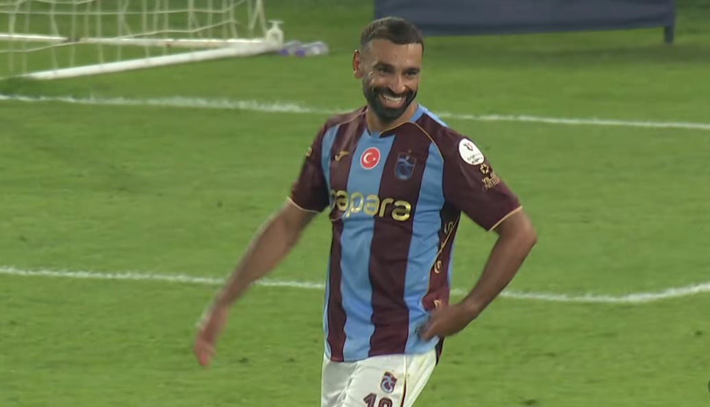 هل يُعيد صلاح فريقه إلى الصراع على اللقب بعد الهزيمة؟