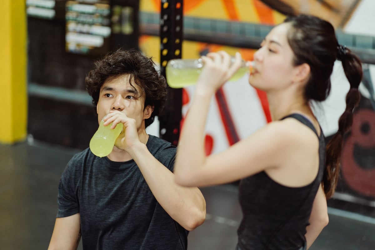 El calor extremo convierte las bebidas energéticas en un riesgo cardiovascular directo