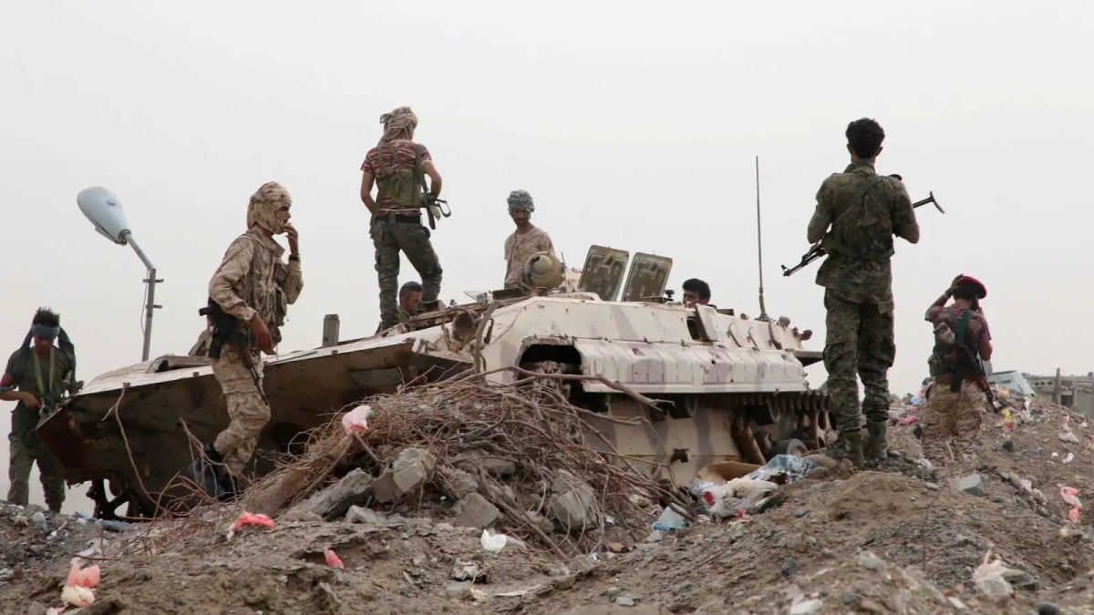 En múltiples frentes, las fuerzas yemeníes responden a los ataques de los hutíes