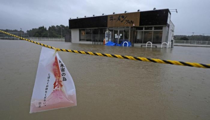 Dogwan Typhoon Kills Two, Leaves Four Missing in Japan