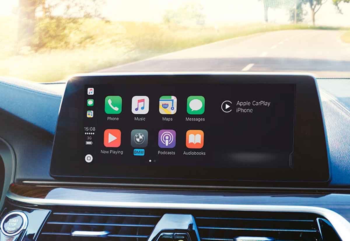 خبراء يحذرون من نزع طبقات الحماية المدمجة في شاشات CarPlay