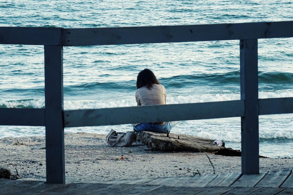 Chronic Loneliness Linked to Physical Health Risks, Study Review Finds