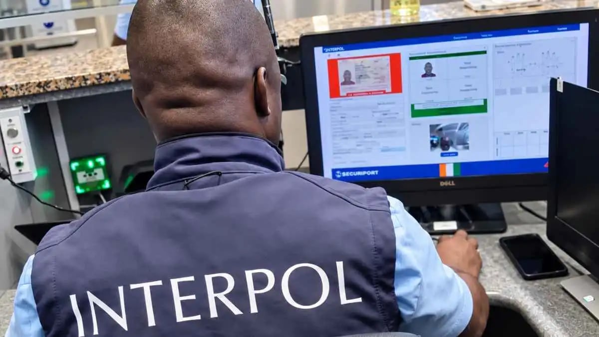 من تونس.. "الإنتربول" يطيح بـ126 إرهابياً عبر عملية بالذكاء الاصطناعي