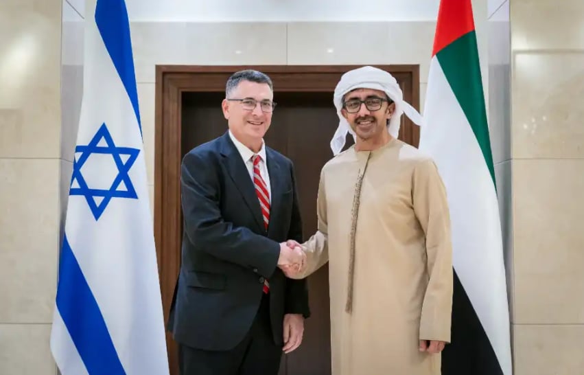 UAE and Israeli Foreign Ministers Discuss Regional Developments by Phone