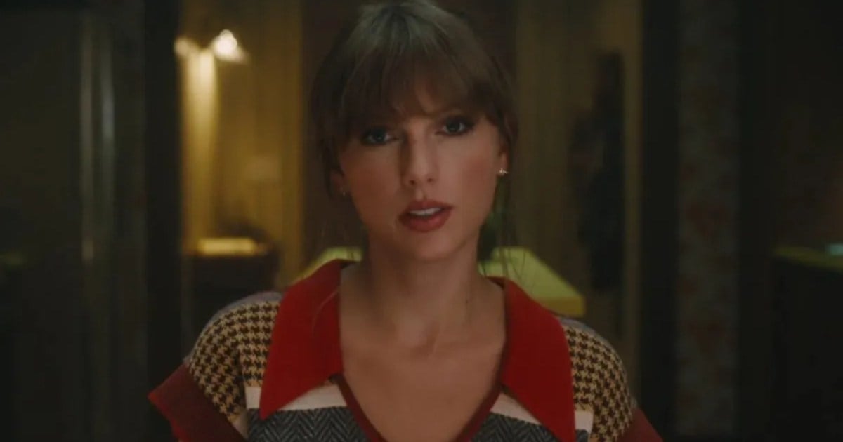 Taylor Swift’s Emmy Absence Explained in SVU Sketch Featuring Hargitay