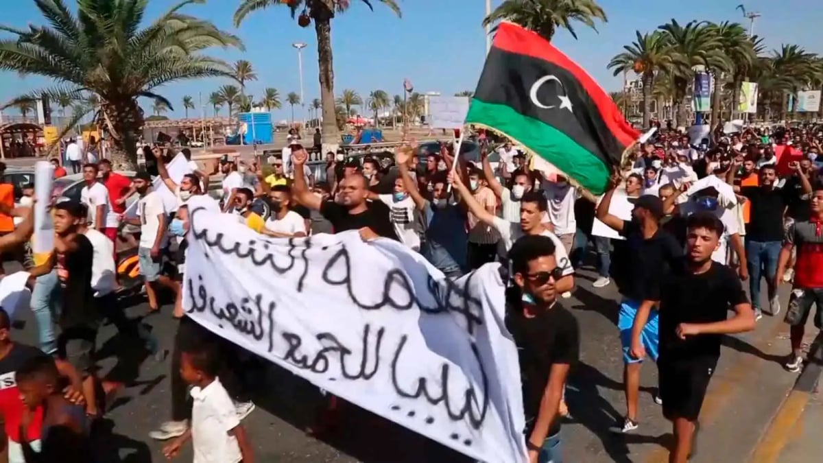Protestations et grèves généralisées : la bombe des salaires 'explose' la rue libyenne