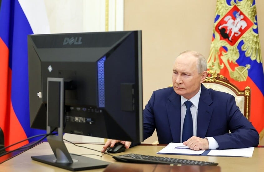 Putin Casts His Vote in State Duma Elections