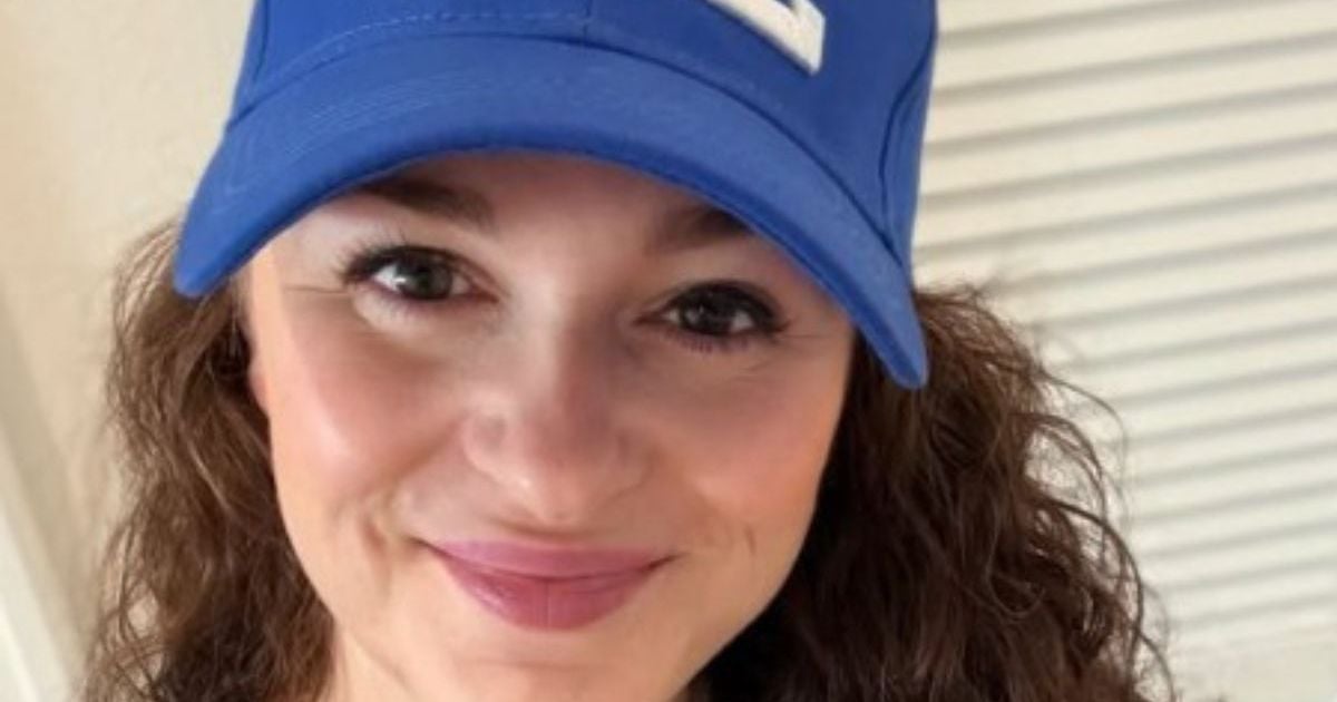 Artrip Addresses Recasting in Practical Magic 2, 20 Years After Original