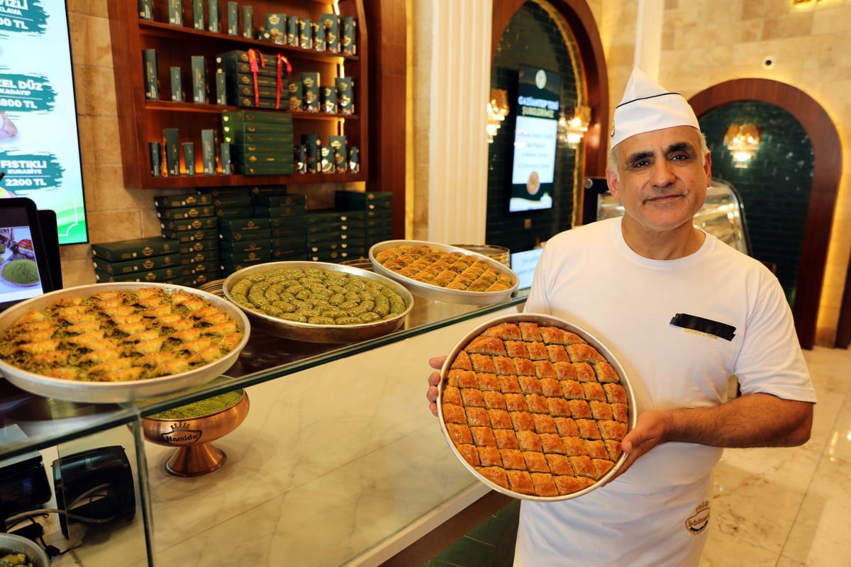 Software engineer turns baklava master, supplies SpaceX and Paris Hilton