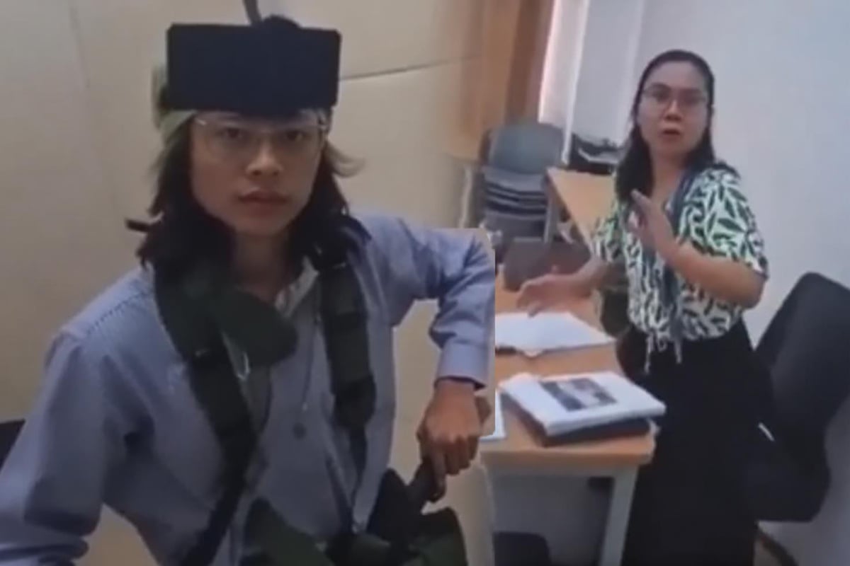 Malaysian student livestreams axe attack on teacher