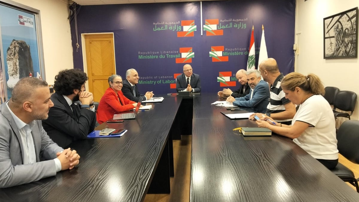 Minister of Labor Chairs Meeting to Discuss Implementation of Decrees for Law 319 on Retirement
