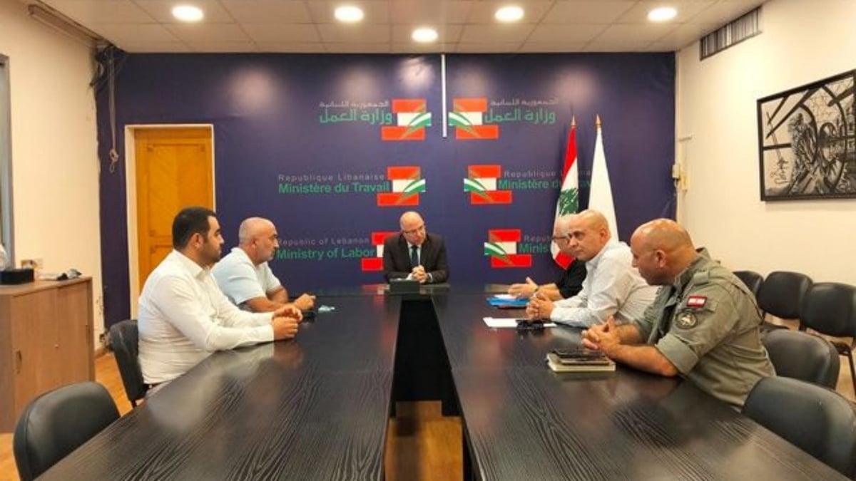 وزير العمل يبحث مع نقابة المطاعم حماية حقوق العمال وتصحيح الأجور