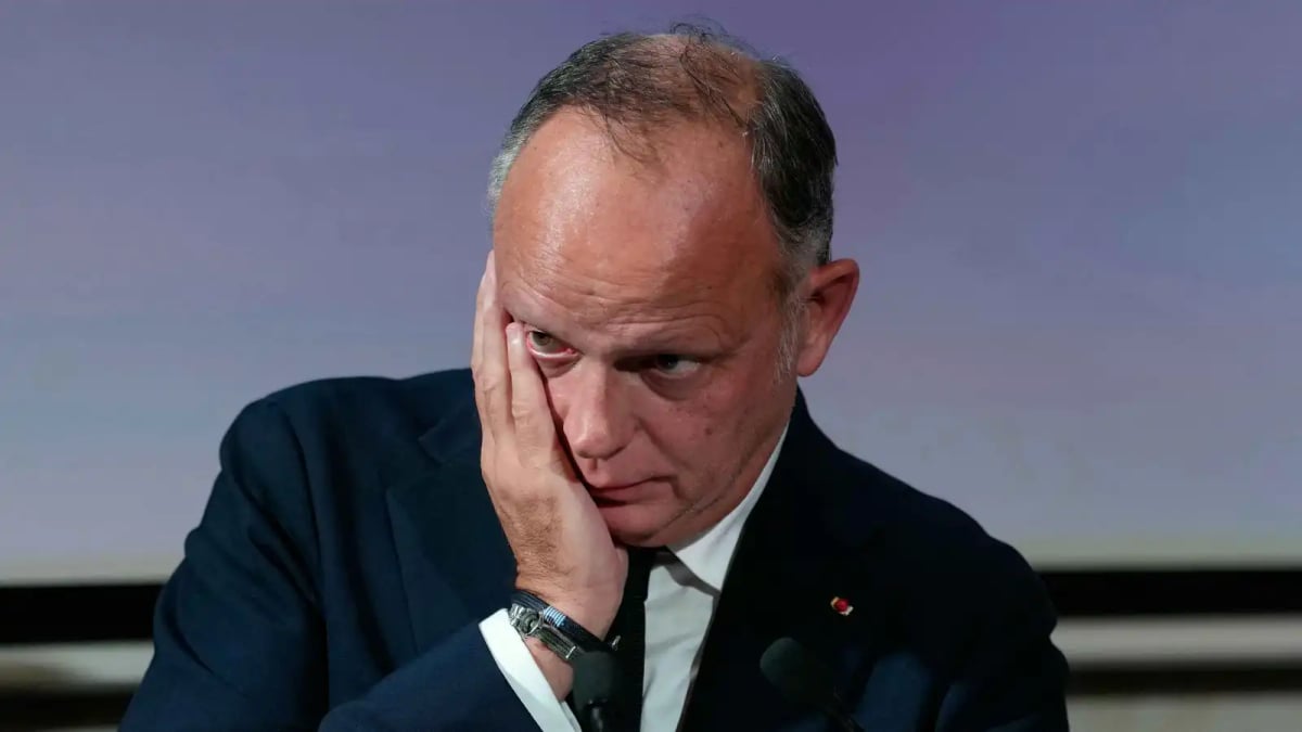Sospecha de corrupción por dos millones de euros persigue al candidato presidencial francés Édouard Philippe