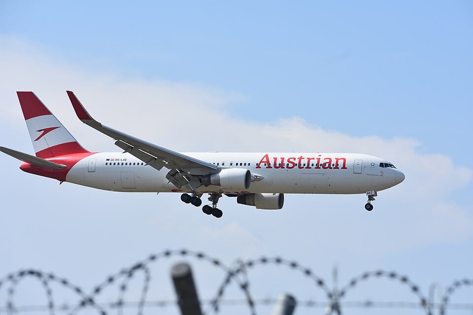 Austrian Airlines OE-LAE