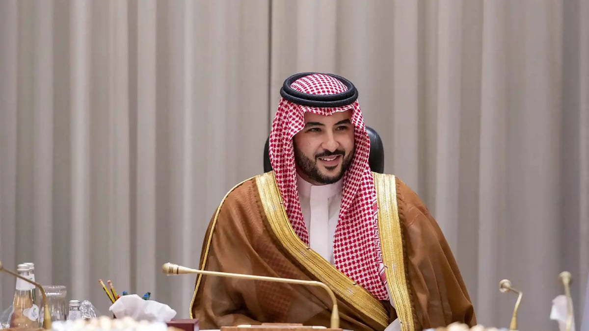 وزير الدفاع السعودي يبحث أمن واستقرار المنطقة مع نظيره الأمريكي
