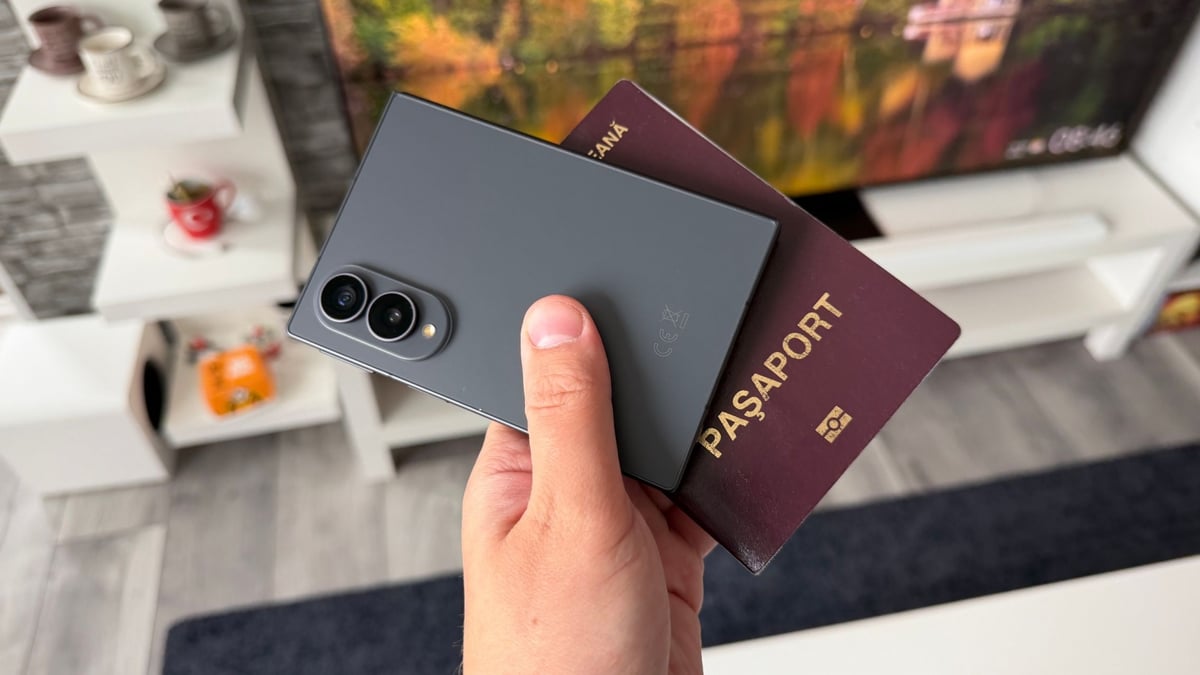 تسريبات تكشف تصميم Galaxy Z Fold 9 بسمك 7.9 ملم