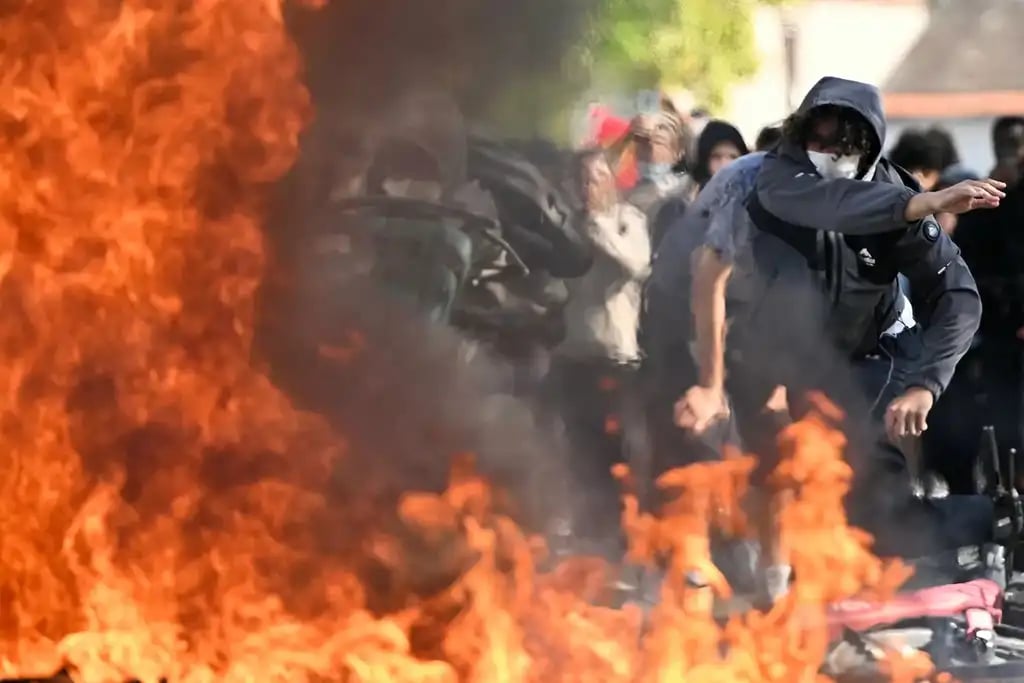 Iran and France Exchange Diplomatic Summons Over Paris Student Protests