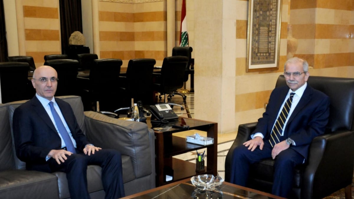 سلام يستقبل وزير الداخلية ورئيس مؤسسة المطار لبحث تحسين الخدمات والمشاريع الإنمائية